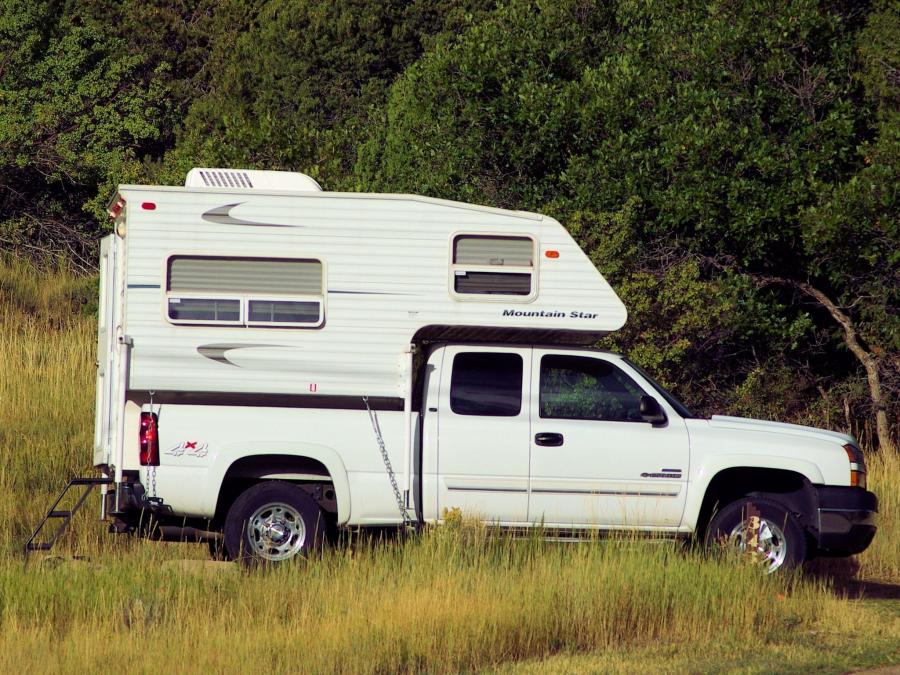 Chevrolet Silverado Mountain Star Camper '2002